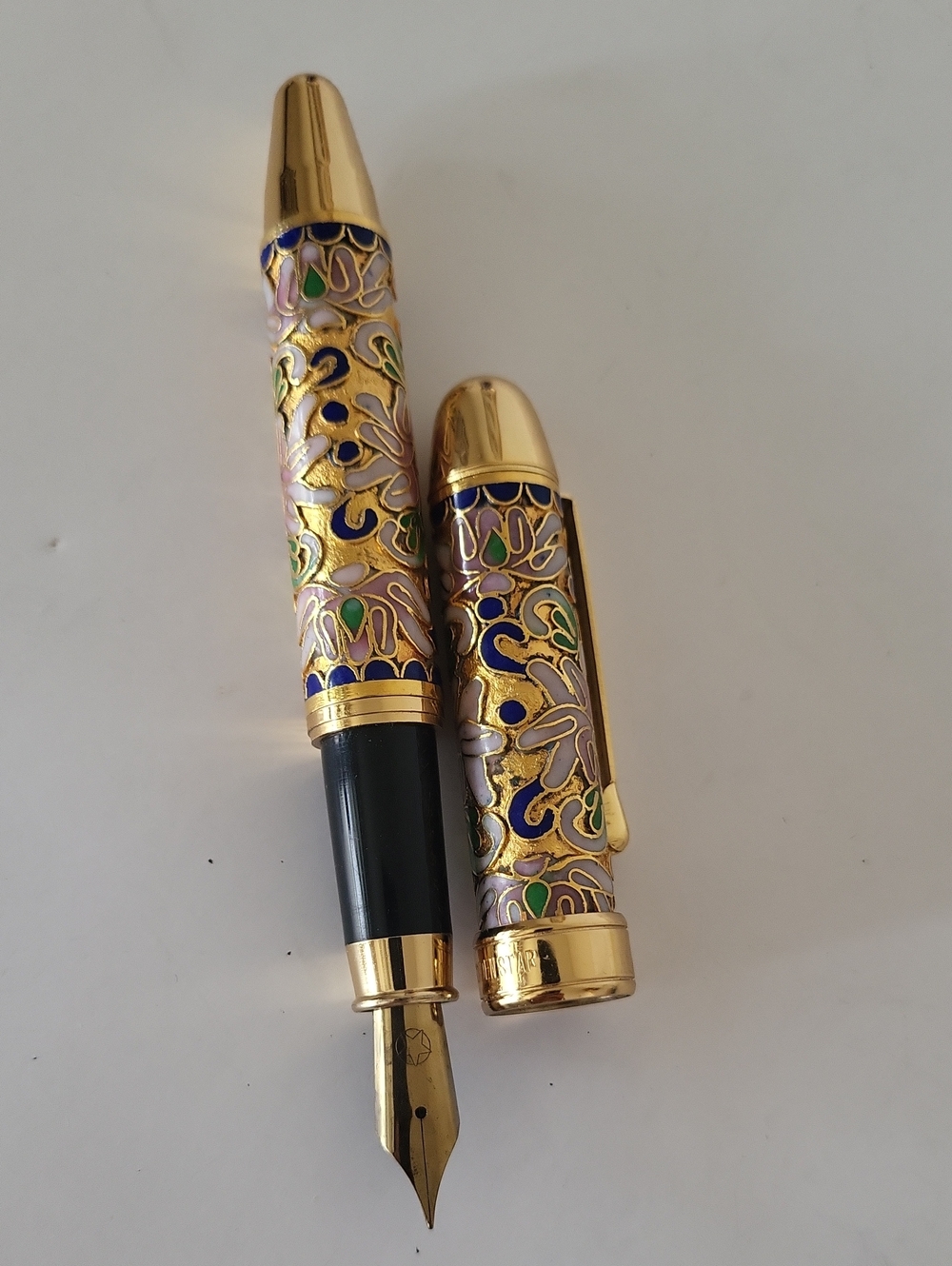 Vintage Chinese Golden Star Cloisonne Enamel Fountain Pen - Iridium Point